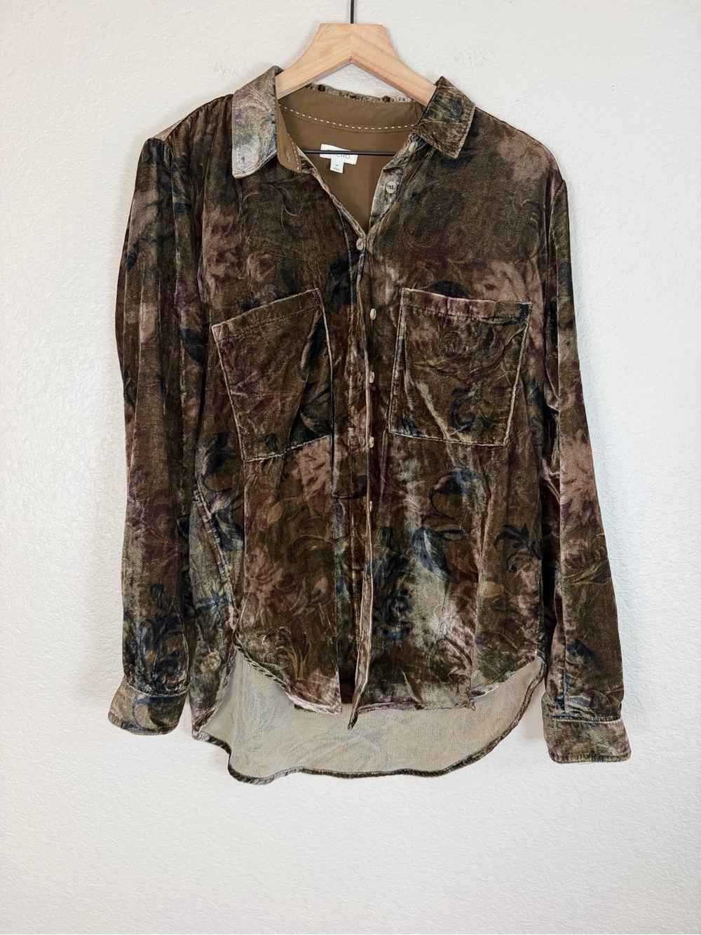 Anthropologie Pilcro Hadley Relaxed Button Down Shirt Velvet Paisley Floral $138 - Picture 2 of 10